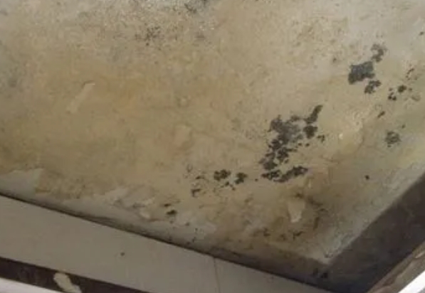 马关阳台漏水维修公司分享下马关卫生间渗水维修需要注意哪些问题。